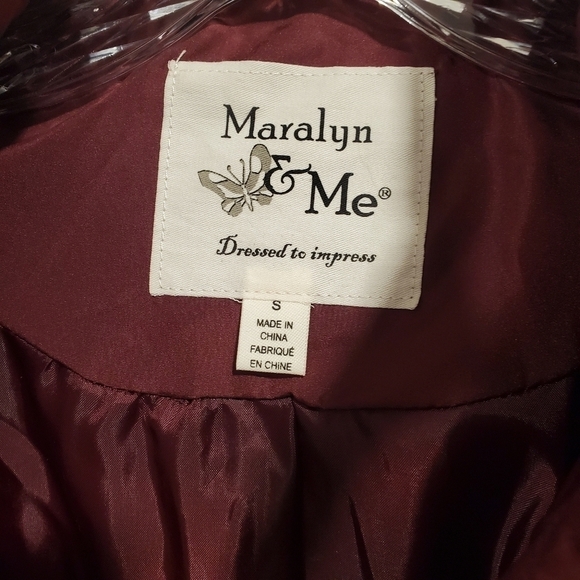 NEW Maralyn & Me Juniors' Hooded Burgundy Puffer - Picture 6 of 7